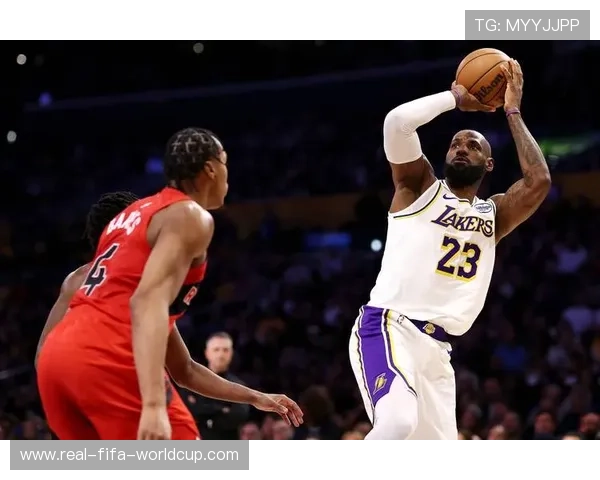 詹姆斯突破历史得分榜新高成为NBA得分王的传奇之路